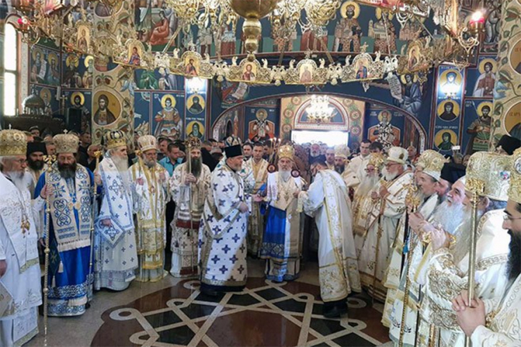 Ustoličen Episkop Fotije