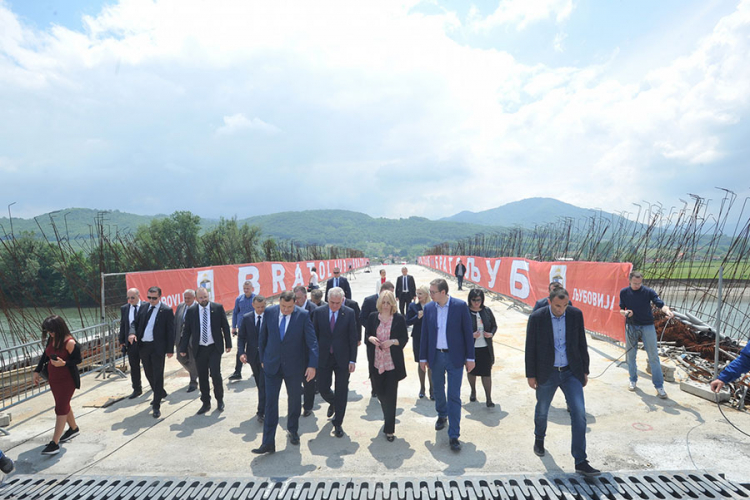 Prelaz na "Bratoljubu" čeka ugovor o granici
