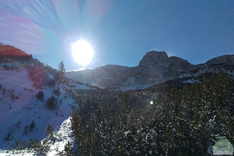 Pahulje na Bjelašnici, Romaniji i Čvrsnici