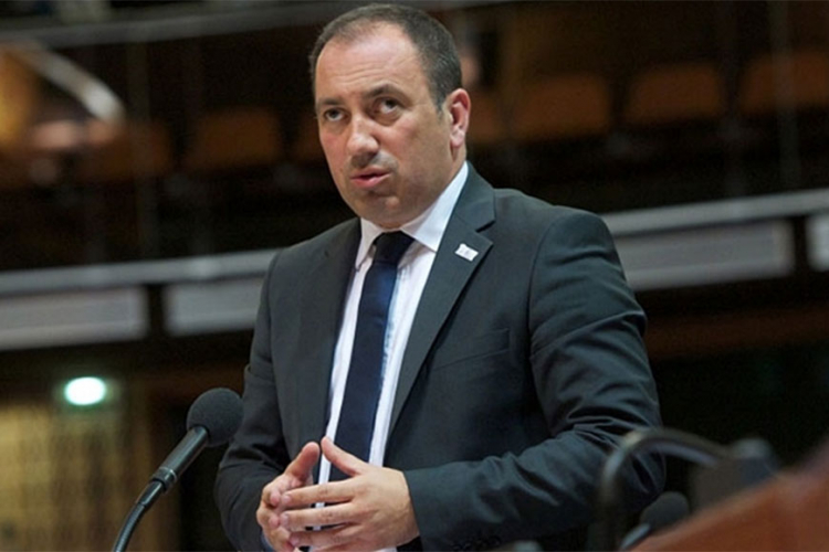Crnadak u Njujorku: U RS se protive punopravnom članstvu u NATO, ali su za nastavak saradnje