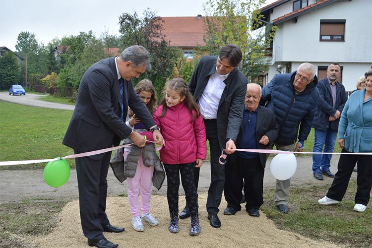 Donacija Mikrofina: Otvoreno novo dječije igralište u Bihaću