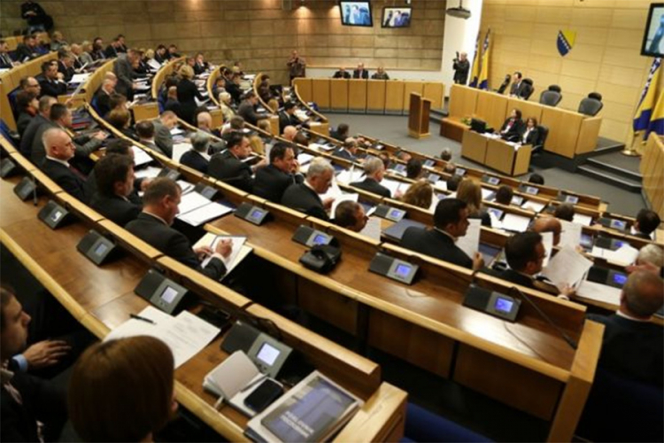 Dom naroda BiH prihvatio povećanja plata policajcima
