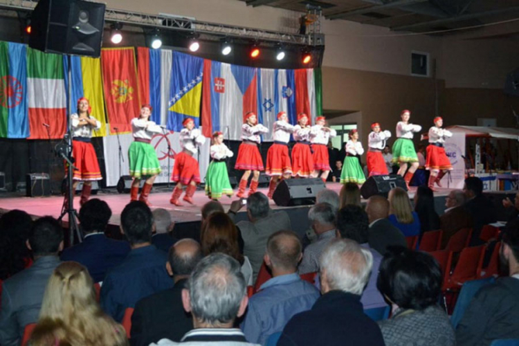 Manjine prezentuju kulturu svojih naroda
