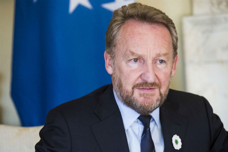 Bakir Izetbegović iz budžeta plaćao memorijale posvećene ocu