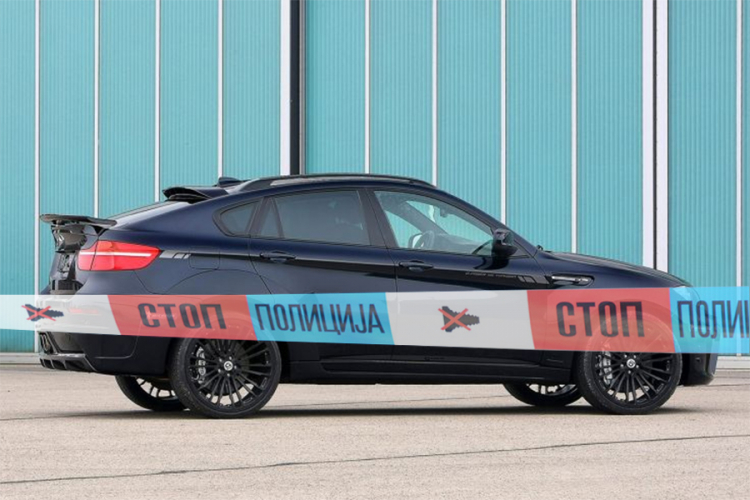 Uhapšen dvadesetdvogodišnji vozač BMW X6 koji je šakama udarao saobraćajce