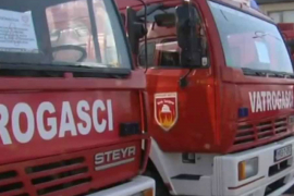 Zapalio se mercedes u vožnji