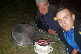 Medvjeda tjeraju šerpama i petardama