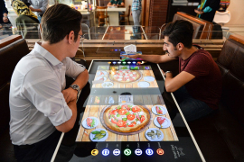 Robotizovani restoran: Igrate igrice na stolu dok čekate narudžbu