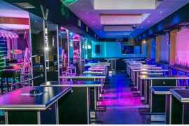 Izbačen, pa u klub uletio golfom
