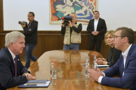 Vučić i Skot: Nastaviti dijalog Beograda i Prištine
