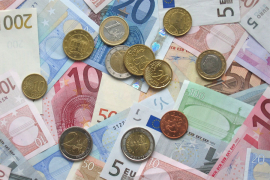 Evro ponovo ojačao, Katalonija sprečava veći rast