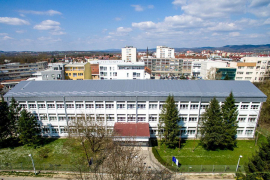 Učenici proizvode sokove od voća iz vlastitog voćnjaka