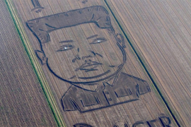Italijanski umjetnik izorao lik Kim Džong-una na njivi