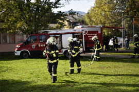 Banjalučki vatrogasci osnovcima pokazali kako se ponašati u vanrednim ...