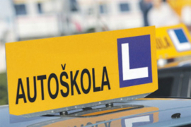 Udario ga autom jer mu je oborio kandidata