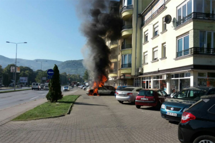 Eksplozija u Banjaluci, gore vozila kod rebrovačkog mosta