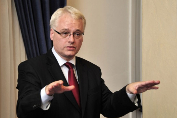Josipović: Vučić i Kitarović da zaustave prepucavanja