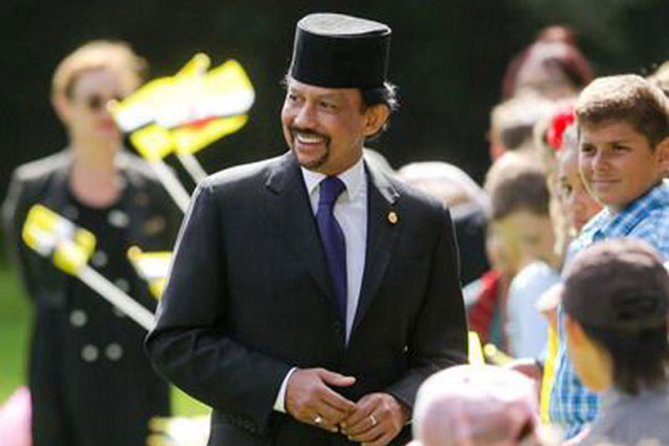 Brunejski sultan proslavio 50. godišnjicu dolaska na vlast
