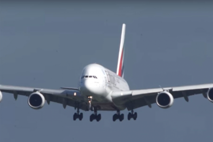 Avion u Njemačkoj dramatično sletio zbog oluje