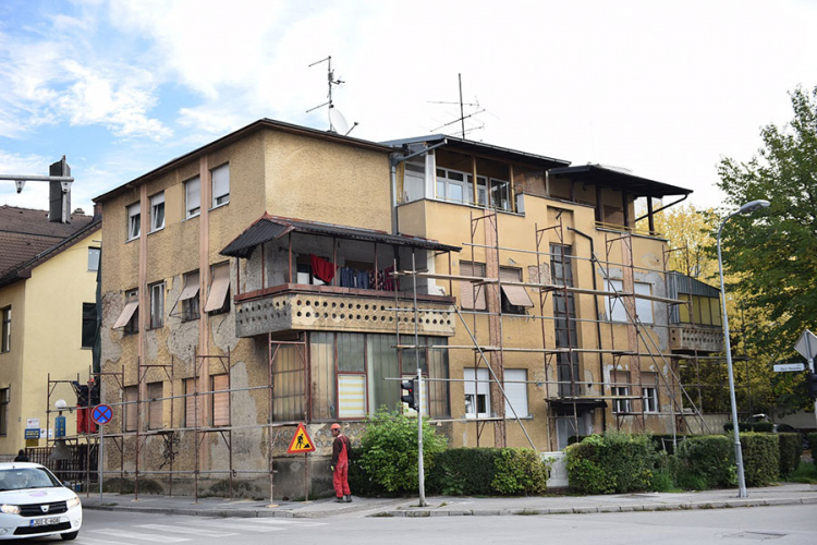 Sanacija fasade na dvije zgrade