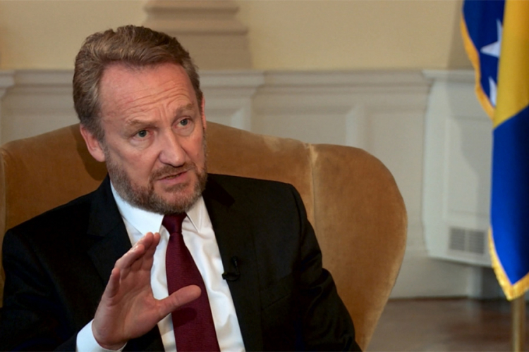 Izetbegović: Problem je u nastojanjima da se izjednači krivica i revidira istina