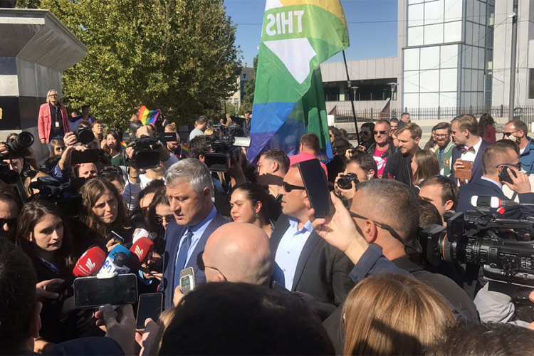 Završena prva gej parada u Prištini, Tači u povorci
