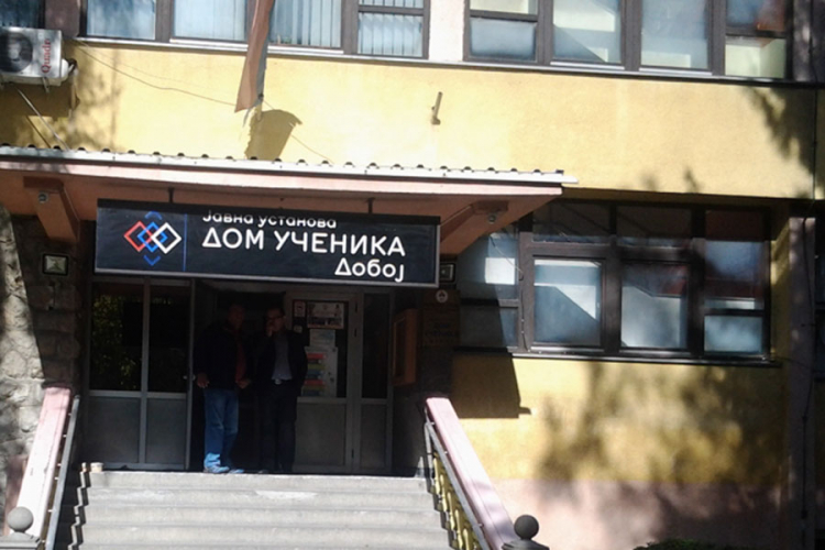 Četiri đaka izbačena iz Doma učenika u Doboju zbog incidenta