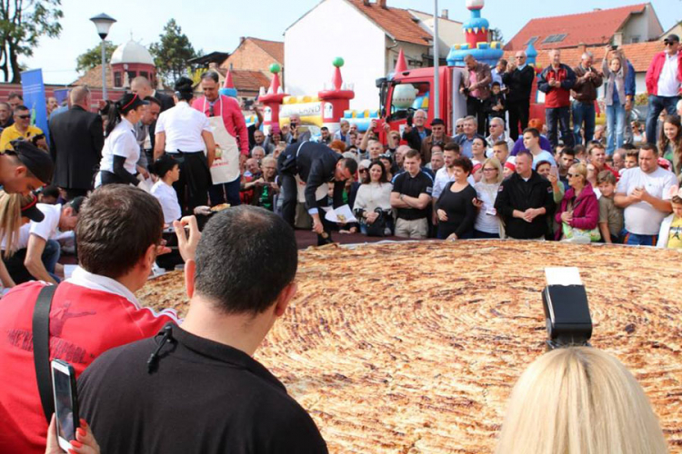 Tuzlanski burek u borbi za Ginisa