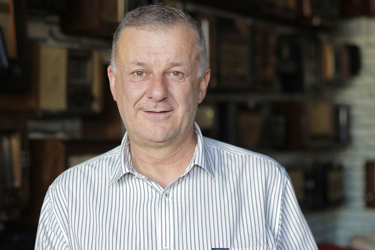 Banjalučanin vlasnik kolekcije od 500 drvenih radio-aparata