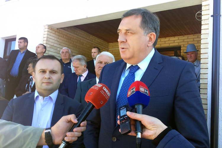 Dodik u Istočnom Starom Gradu: Spriječiti prodaju zemljišta na međuentitetskoj granici