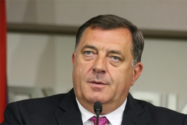 Dodik: Opozicija da dođe u parlament i glasa za referendum