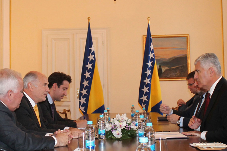 Čović i Izetbegović sa Inckom: Članstvo u EU najvažniji spoljnopolitički cilj BiH