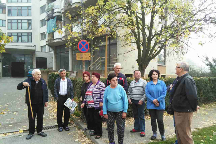 Raseljeni se smrzavaju u Domu penzionera, nadležni im poručili da sami poprave grijanje
