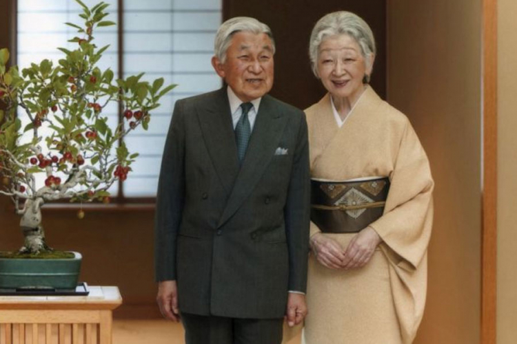 Mediji: Japanski car abdicira 2019.
