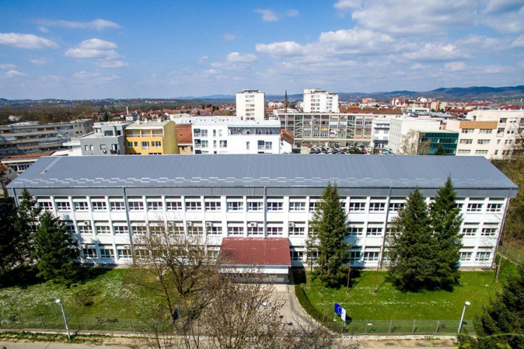 Učenici proizvode sokove od voća iz vlastitog voćnjaka