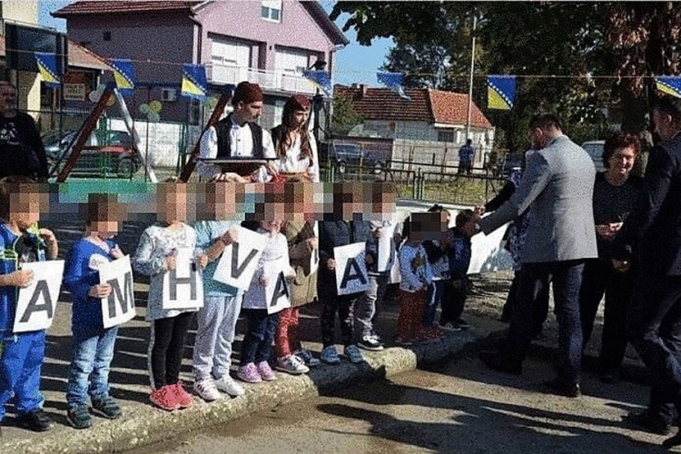 Da li je Ramić zloupotrijebio djecu u političke svrhe?