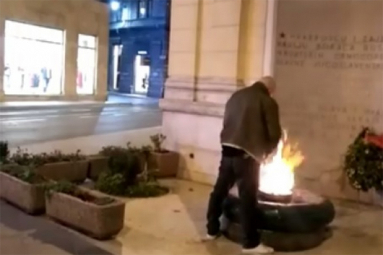 Pijani muškarac pokušao "ugasiti" Vječnu vatru