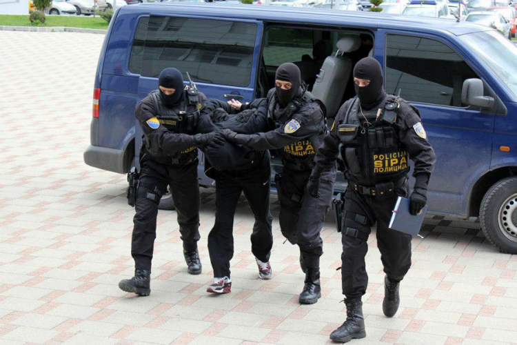 Droga im stizala redovnom poštom u kovertama