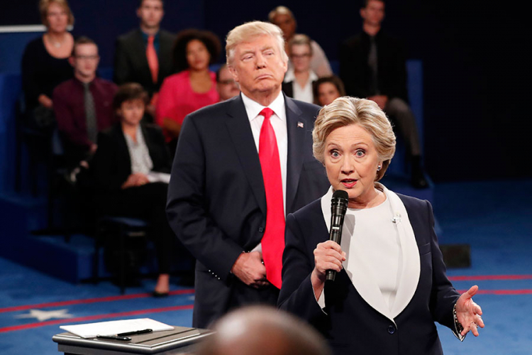 Washington post: Hilari Klinton platila istragu o vezama Trampa i Rusije