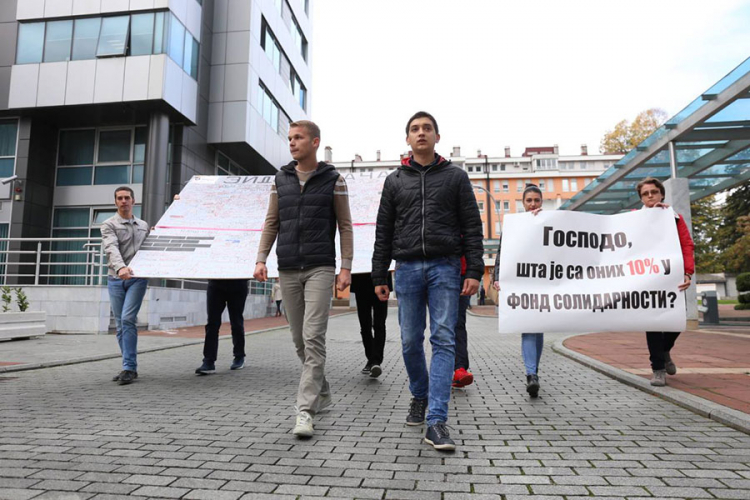 "ReStart" donio "Zid plača" pred Vladu, Blagića legitimisala policija
