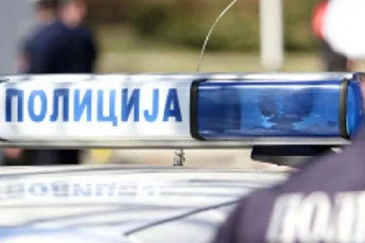 Izvukli sugrađanina iz auta, pa ga pretukli
