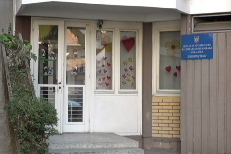 Vaspitačici niža plata kazna za izujedanu bebu