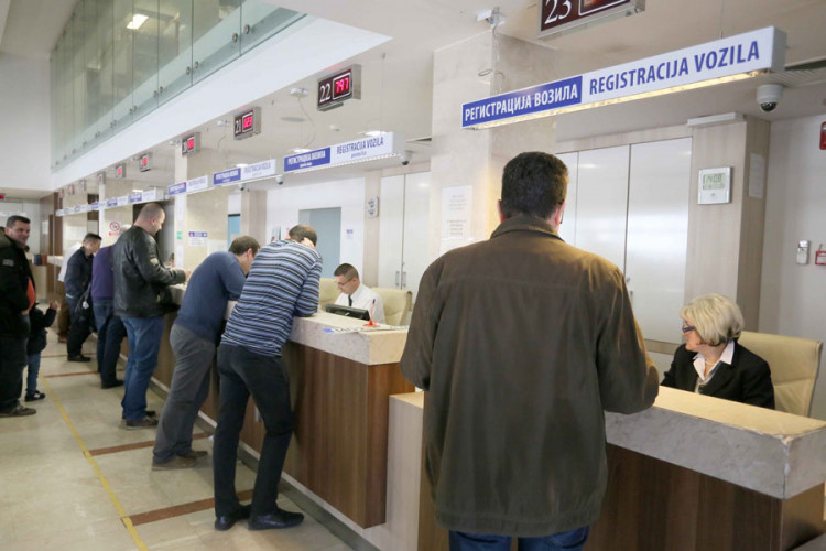 Osiguravajuća društva u RS pred kolapsom zbog auto-osiguranja, upitne i isplate štete