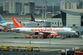 Djevojčica pobjegla od roditelja i ukrcala se na avion