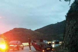 Saobraćajna nesreća kod Mostara, audi završio na krovu
