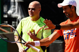 Agasi: Novak je imao frakturu lakta