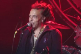Preminuo Čak Mozli, pjevač grupe "Faith No More"