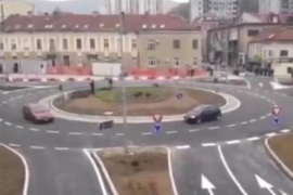 Polukružno okretanje u kružnom toku