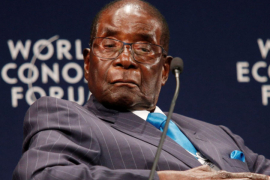 Mugabe pritvoren u rezidenciji, insistira da okonča mandat