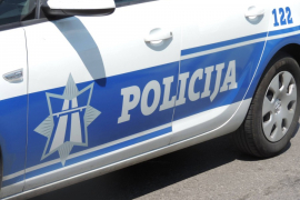 Pijan udario u policijsko vozilo u kojem je bio ministar